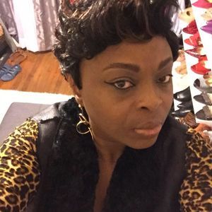 Meet your Posher, Carla